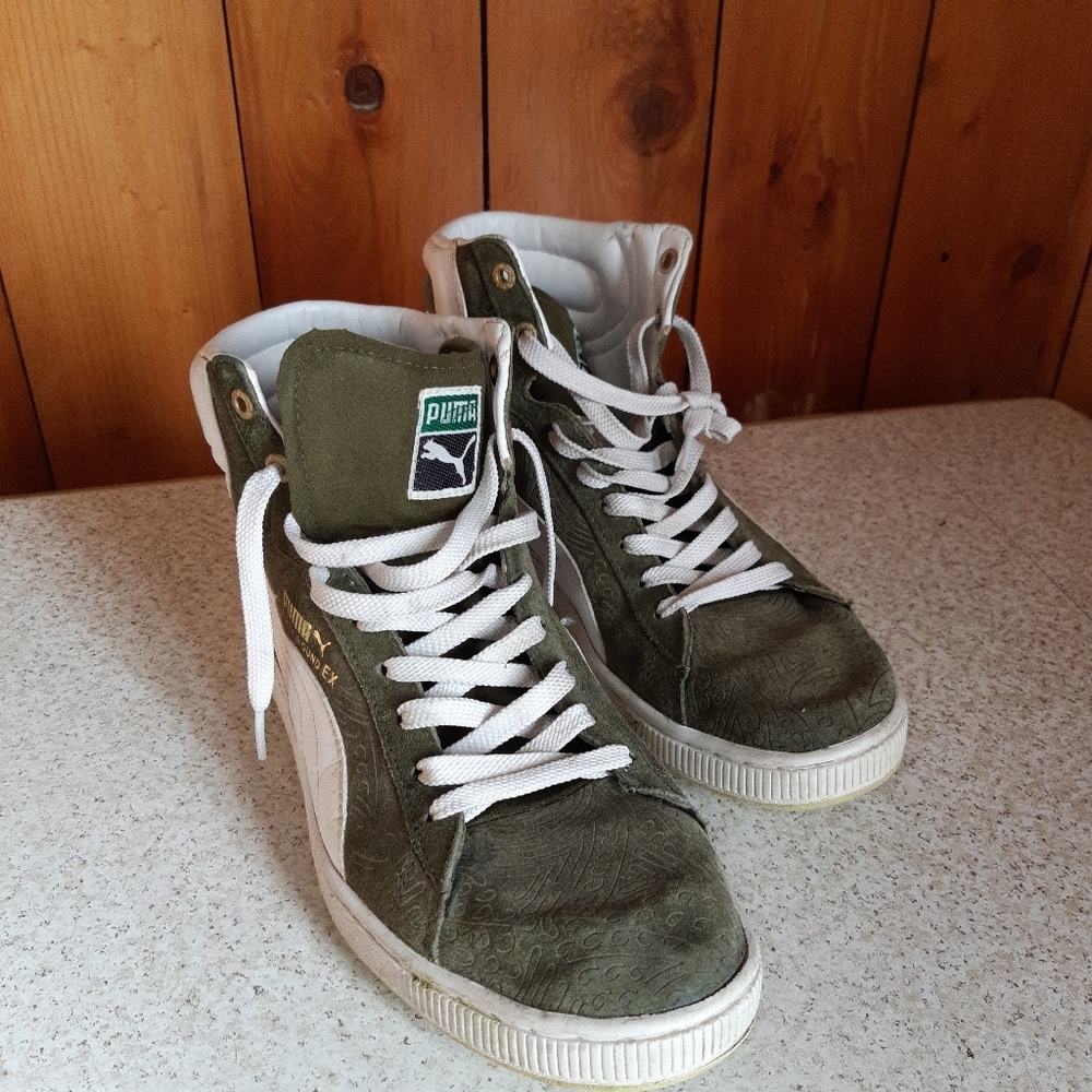 Puma sneakers
